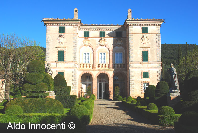 VILLA DI CETINALE: VILLA 11' IMMAGINE
